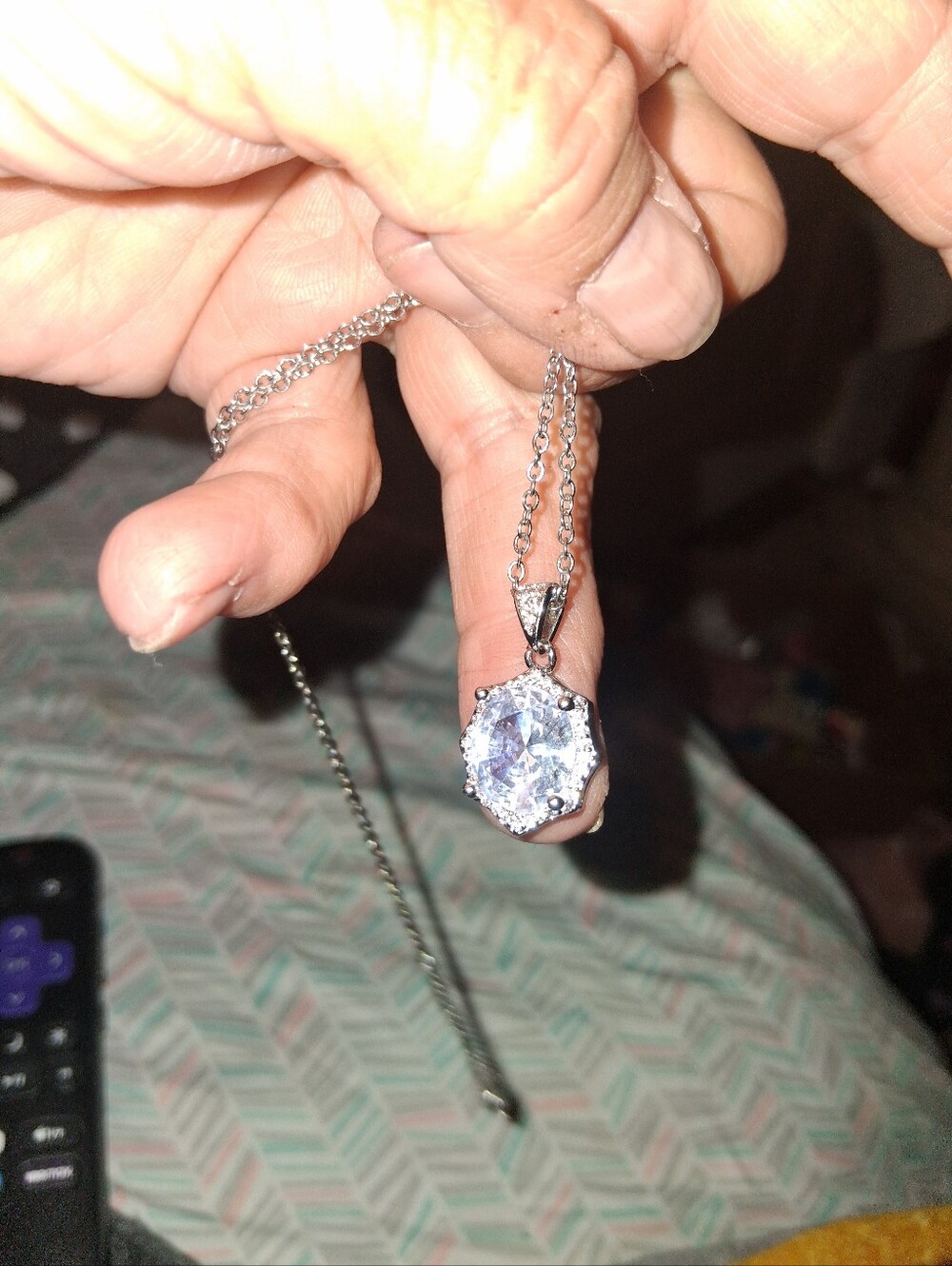 2 Kt Diamond Pendant And Chain - Picture 1 of 4